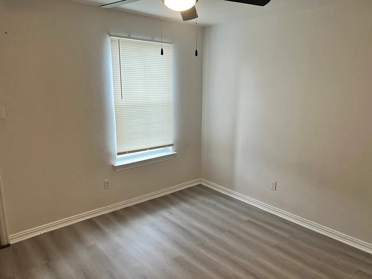 3 bed, 1300 sqft, $1,650 — Photo 3