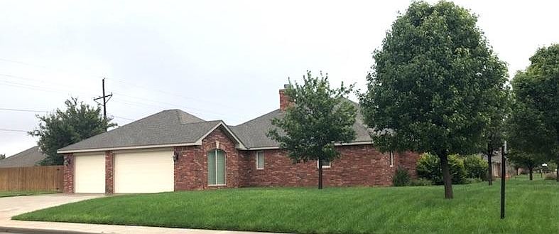 2nd image of 1001 Melinda Ln