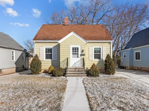904 9th St, Green Bay, WI 54304