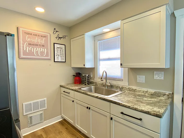 262 N Cherrywood Ave — Photo 11