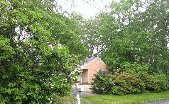 2nd image of 1302 Norwood St