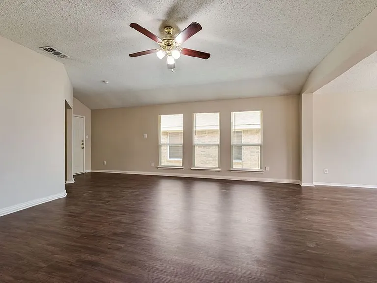 636 Canyon Pl — Photo 2