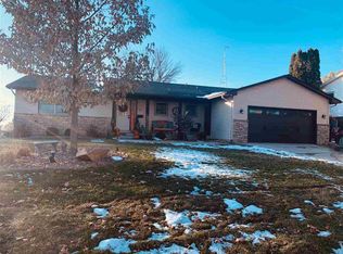 157 Circle Dr, Williamsburg, IA 52361