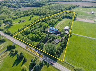 2517 S Country Club Rd, Woodstock, IL 60098