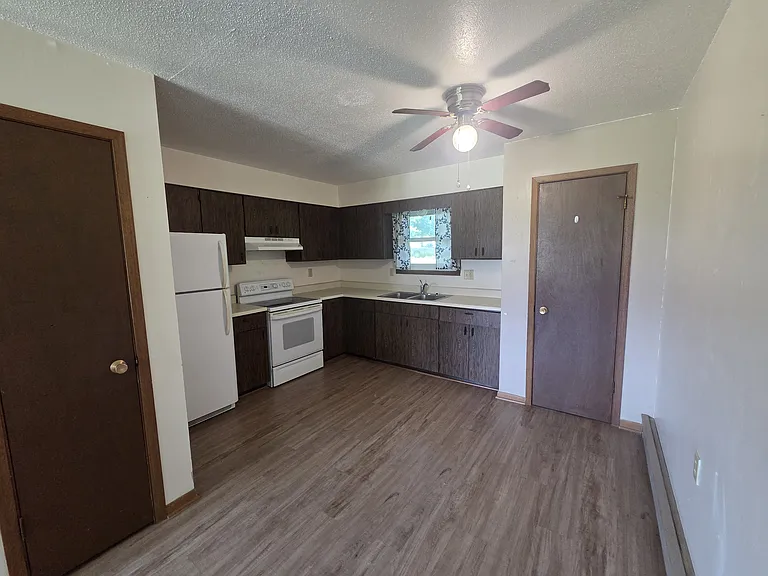 816 Main St #6 — Photo 2