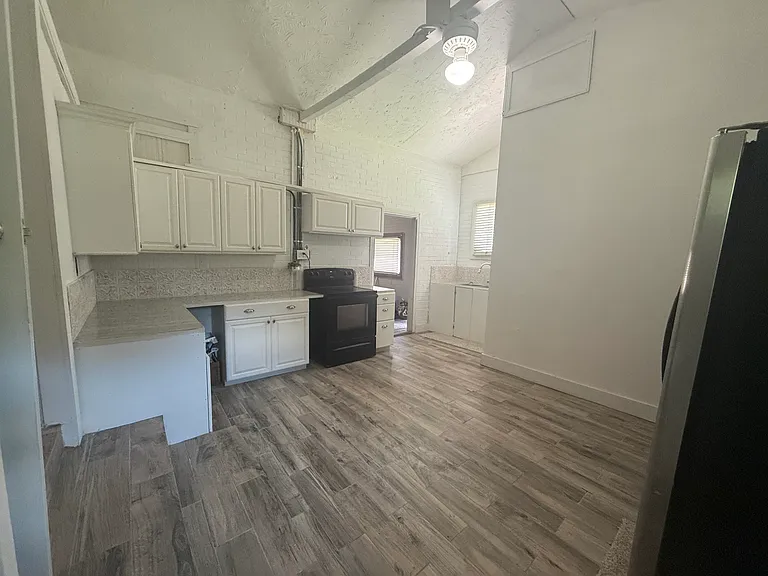 2903 W Park Ave — Photo 5