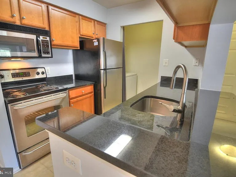 1710 Abercromby Ct #K — Photo 15