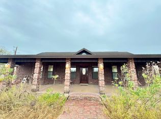 143 Meza Salinas Rd, Zapata, TX 78076
