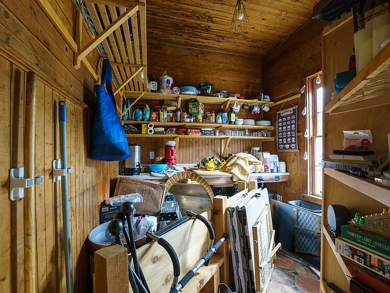 138 Lang St #B — Photo 15