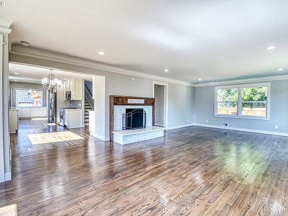4th image of 10814 NW Lakeshore Ave