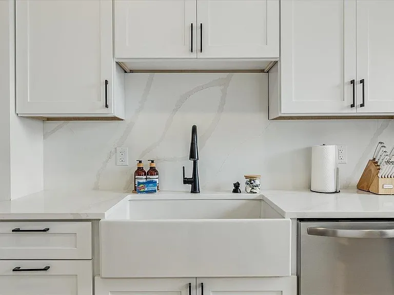 97-99 Zabriskie St #3R — Photo 12