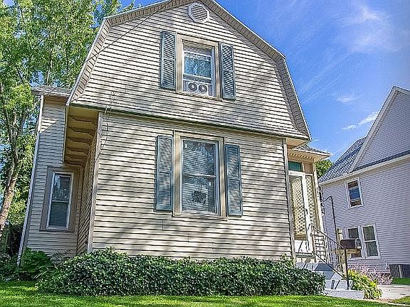 5th image of 440 Norwood Ave SE