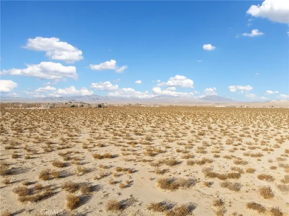 720 Old Woman Springs Rd, Lucerne Valley, CA 92356