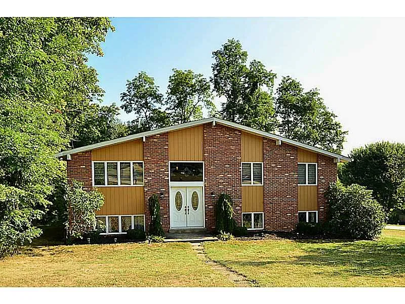 538 Hickory Ln photo 1