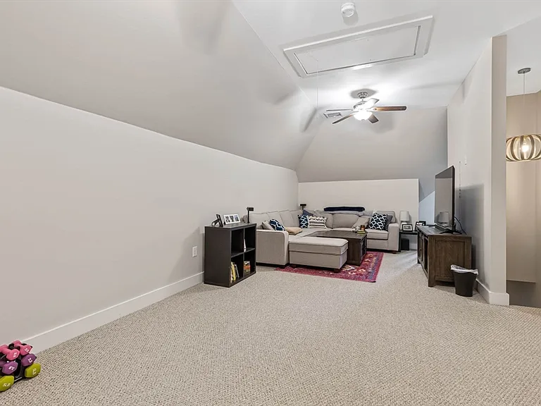 79 Alder St #2 — Photo 12