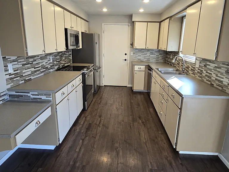 14411 E 20th Ct — Photo 5