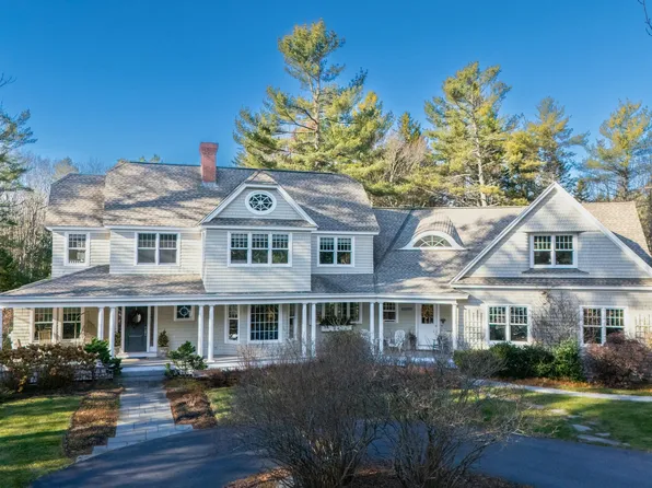 15 Park Circle, Cape Elizabeth, ME 04107