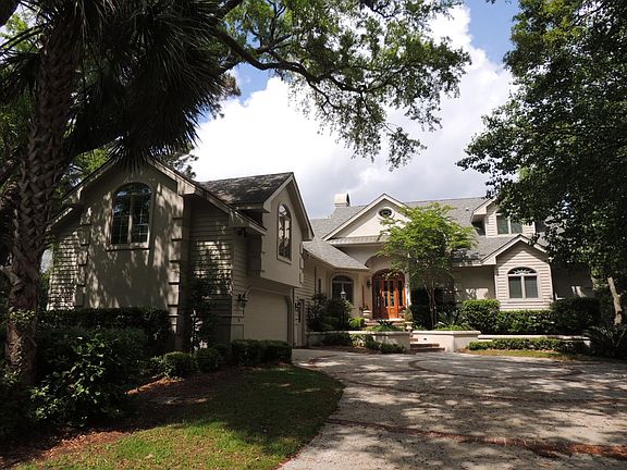 3rd image of 4 Long Marsh Ln