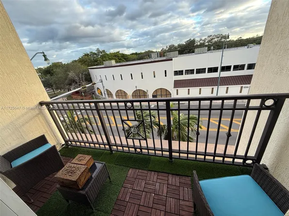 5271 SW 8th St APT 305, Miami, FL 33134