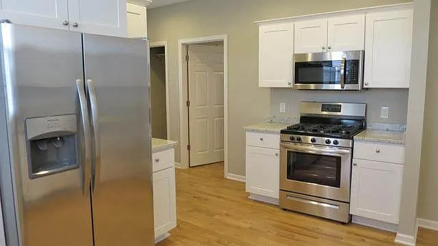 1007 E North Ave #1 — Photo 5