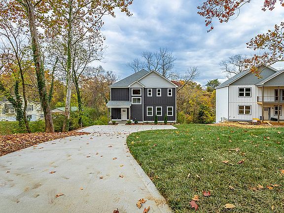 3rd image of 352 Sweetland Dr