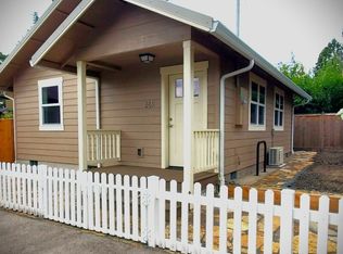 261 6th St, Ashland, OR 97520