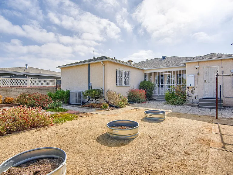 4734 College Ave — Photo 31