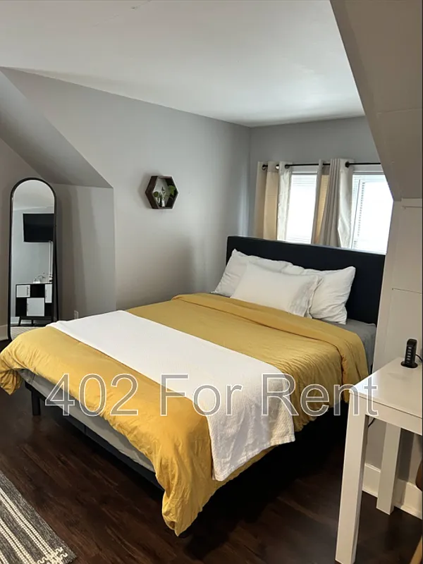 Studio, 1.0 bath, 560 sqft, $900 — Photo 3