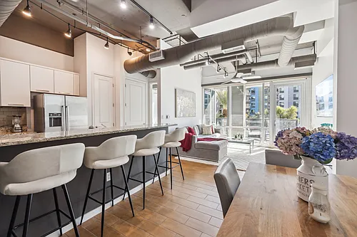 1 E Lexington Ave #302 Photo 1