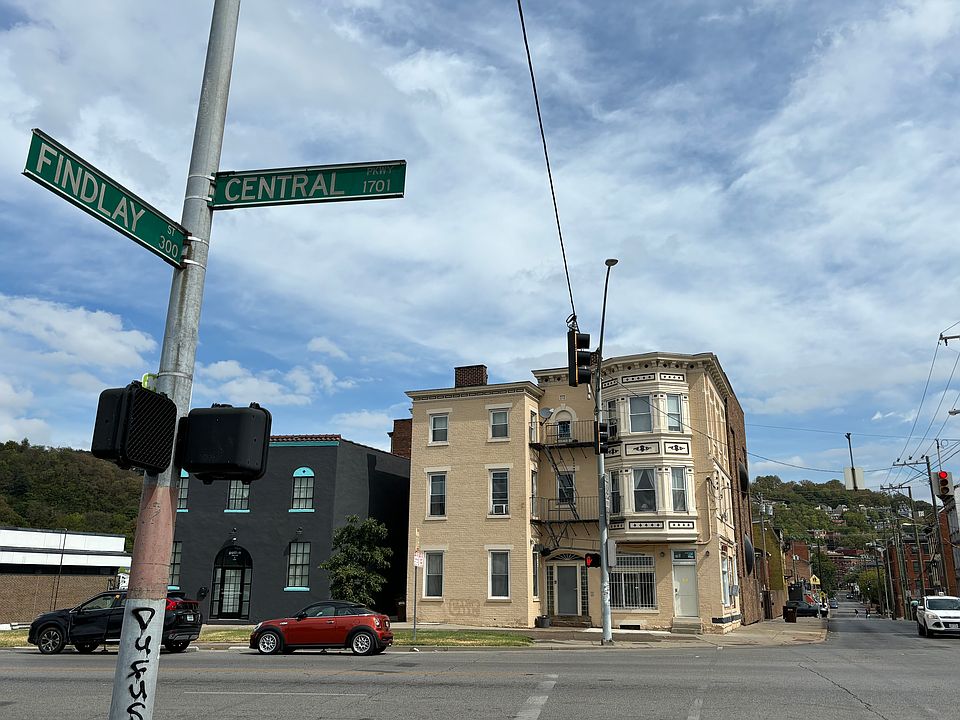 1st image of 1702 Central Pkwy #4