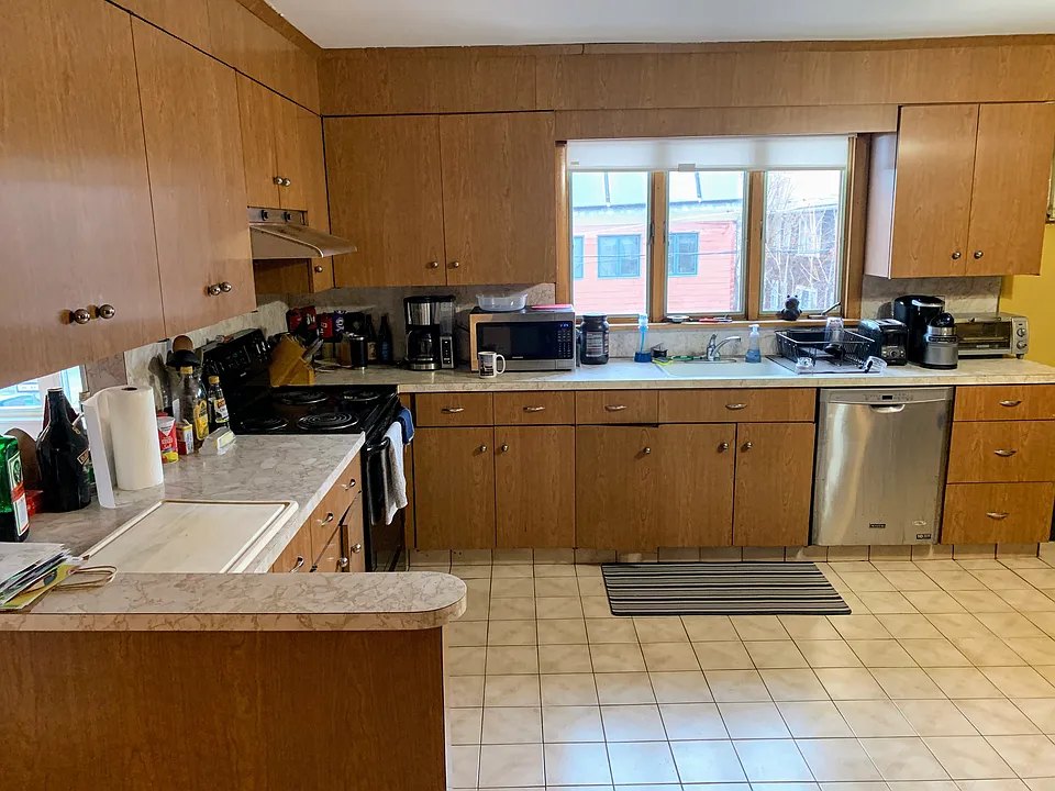 540 Main St #3