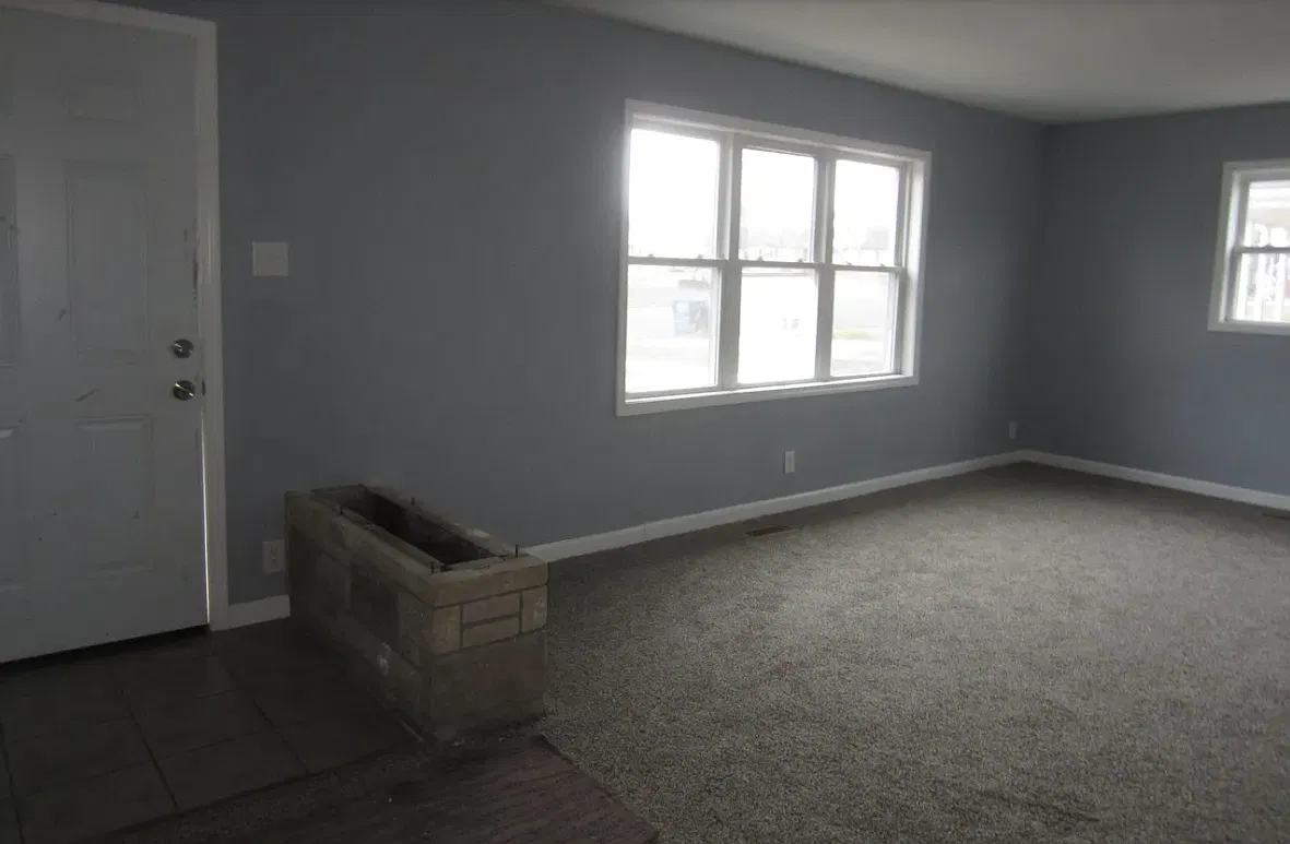 3 bed, 960 sqft, $1,300 — Photo 4