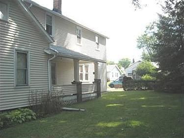 3rd image of 722 Lafayette Ave