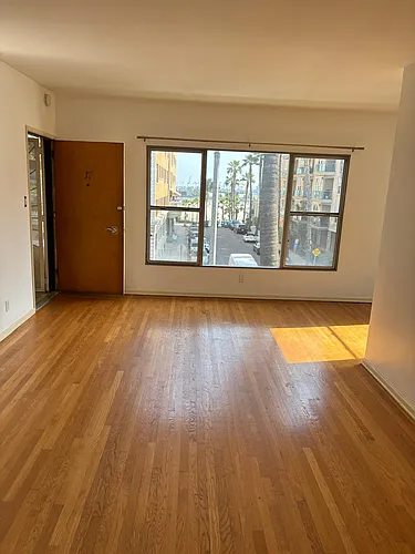 1015 E Ocean Blvd #17 Photo 1