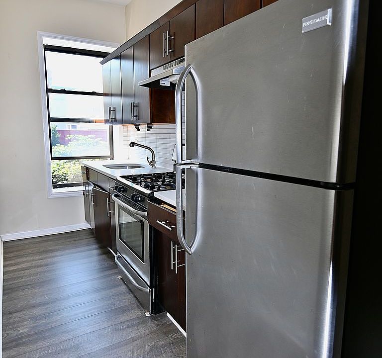 1st image of 15 Herkimer St #3