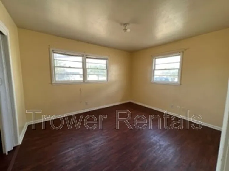 2406 Cambridge St — Photo 13