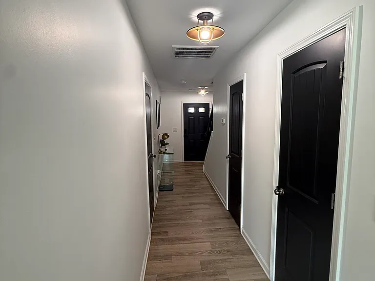 111 Crepe Myrtle Ln — Photo 3