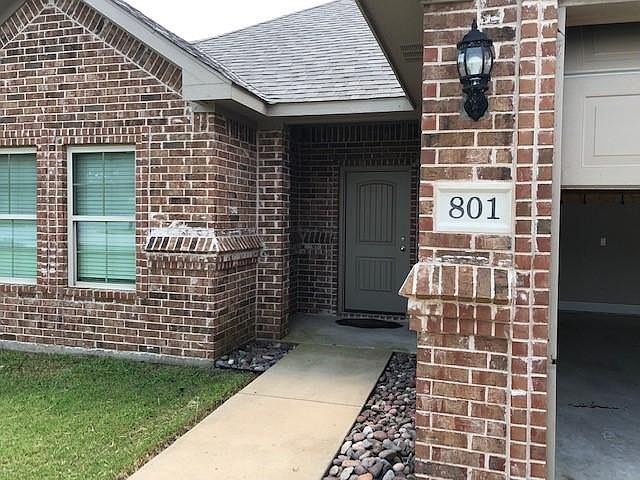 1st image of 801 Darter Ct