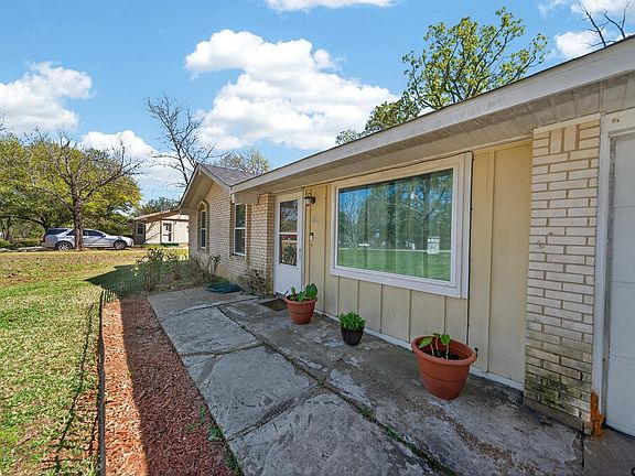 3rd image of 3165 Jackson Ave