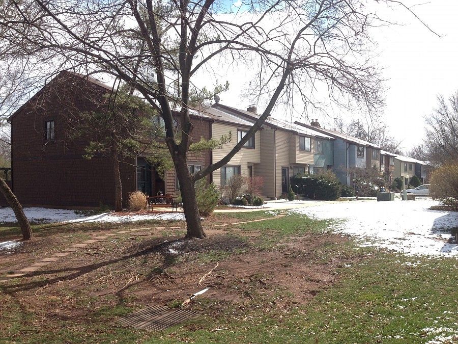 2nd image of 321 Tall Oak Ln