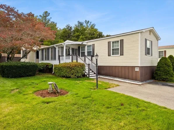 8 Narragansett Dr, Plymouth, MA 02360