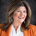 Kelli Wall