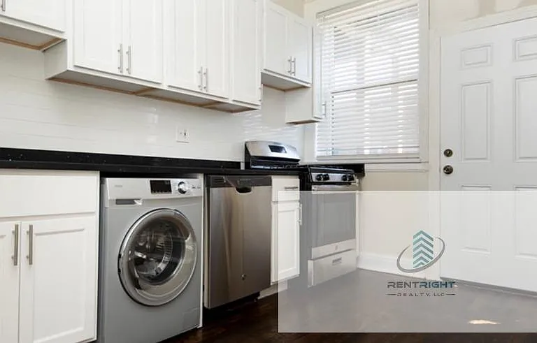312-20 Lee St #320-1 — Photo 1