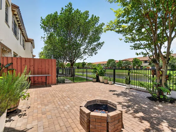 10139 Wellington Parc Dr, Wellington, FL 33449