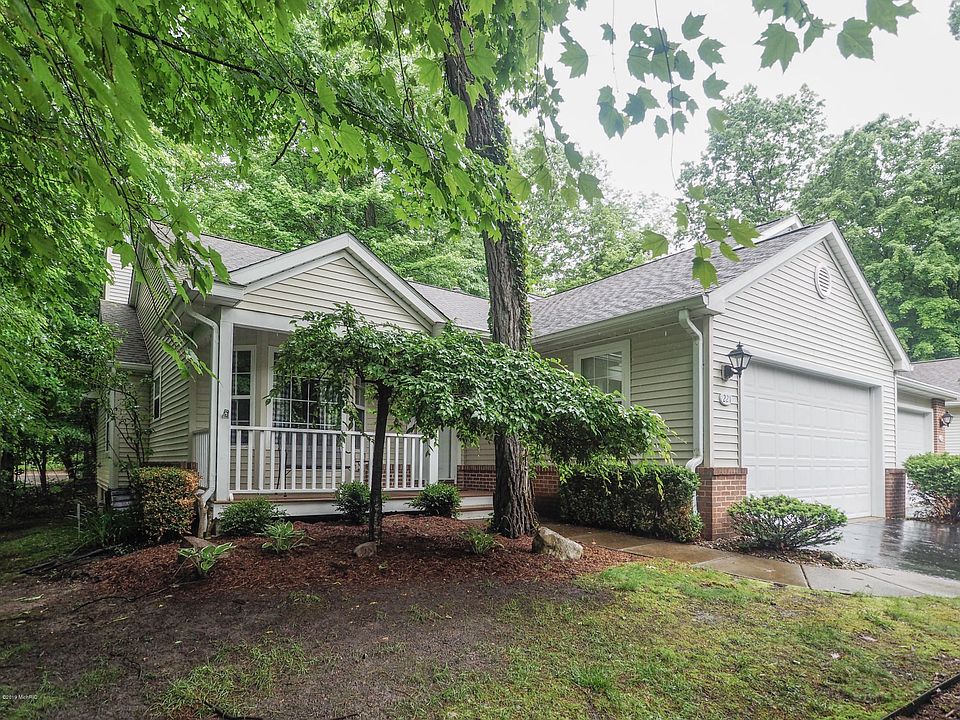 221 Chauncey Ct-101