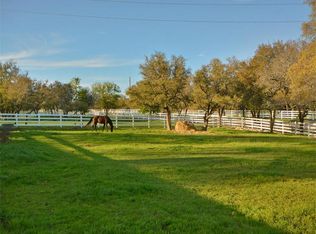 111 Creekside Dr, Liberty Hill, TX 78642