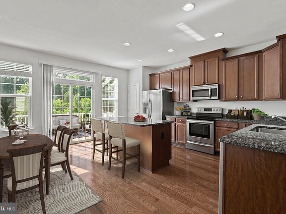 4th image of 8302 Heritage Crossing Ct