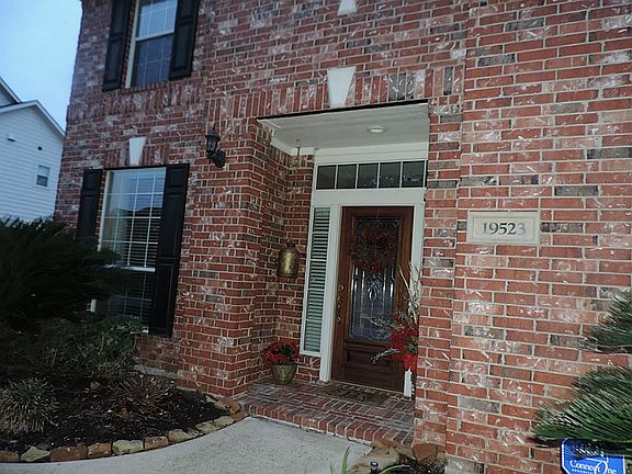 3rd image of 19523 Piney Lake Dr