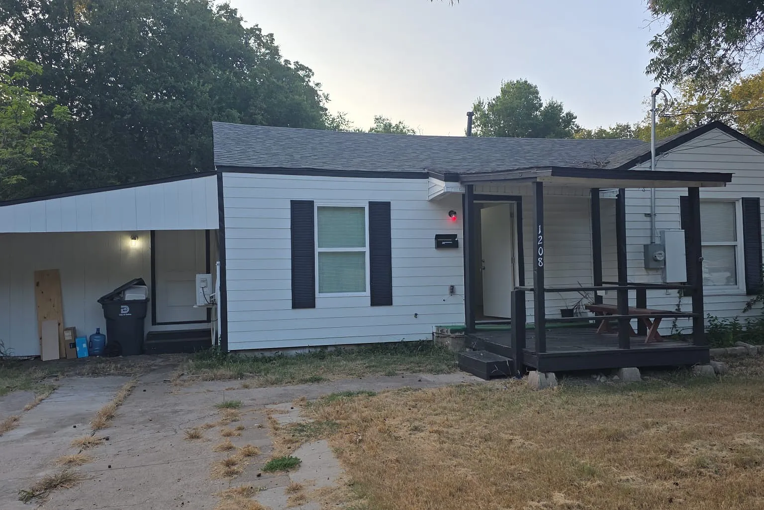 5 bed, 2300 sqft, $2,200 — Photo 1