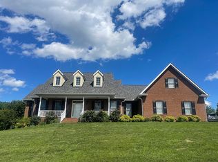 190 Williamsburg Dr, Lenoir City, TN 37772